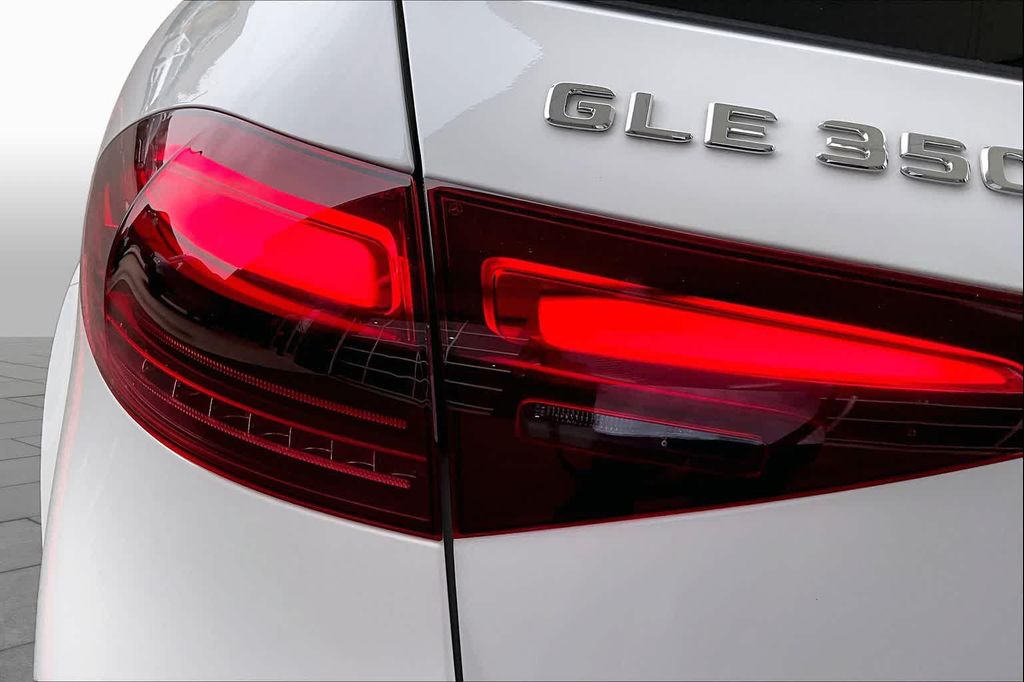 2026 Mercedes-BENZ GLE 缩略图 14