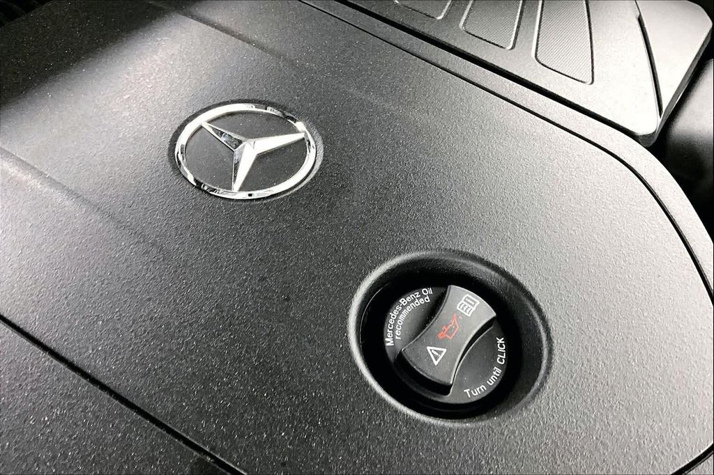 2026 Mercedes-BENZ GLE — миниатюра 17