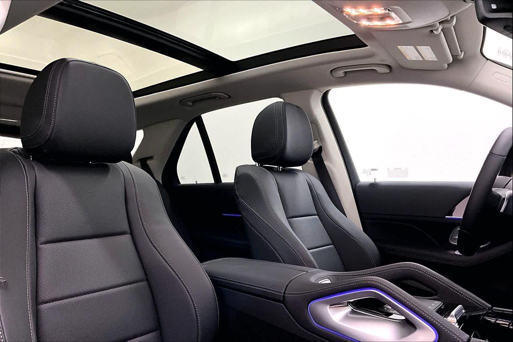2026 Mercedes-BENZ GLE — миниатюра 22