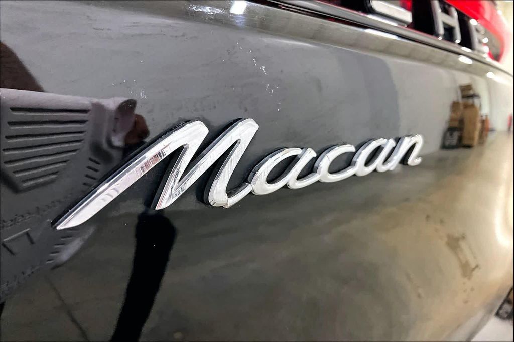 2020 Porsche MACAN — фото 10