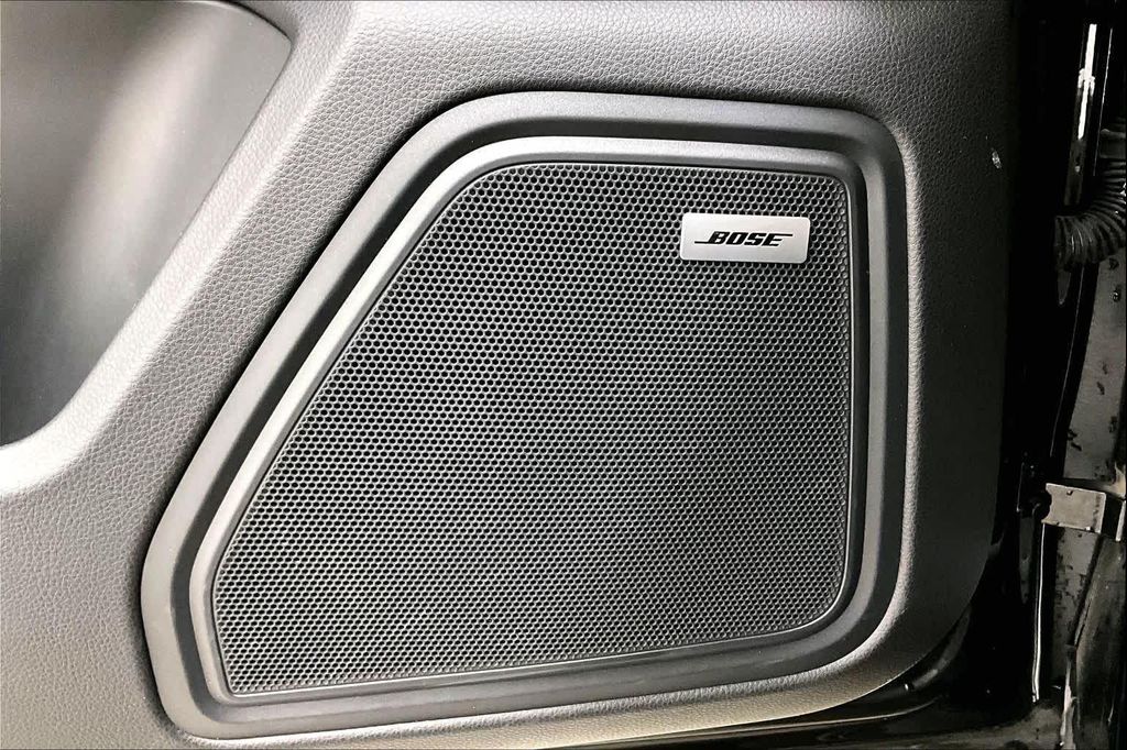 2020 Porsche MACAN — миниатюра 32