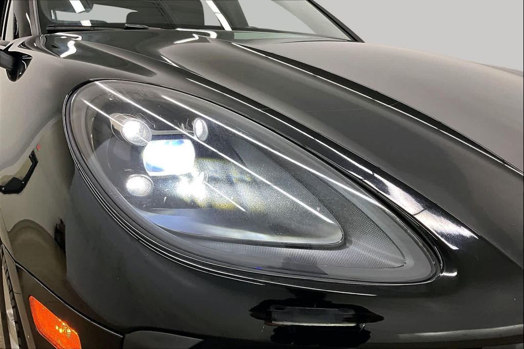 2020 Porsche MACAN — миниатюра 27
