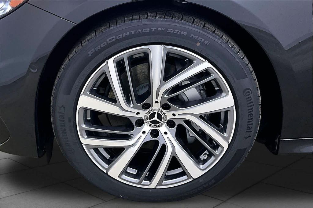 2026 Mercedes-BENZ E-CLASS — миниатюра 11