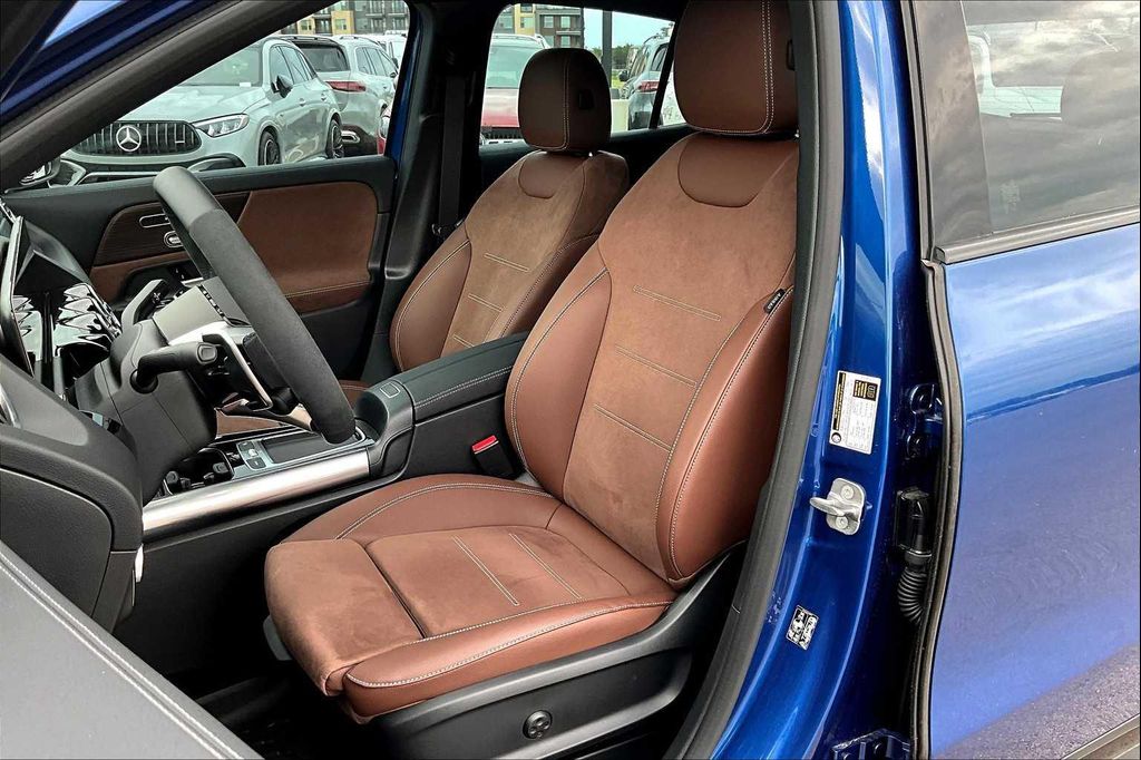 MERCEDES-BENZ GLA-CLASS AMG - 9