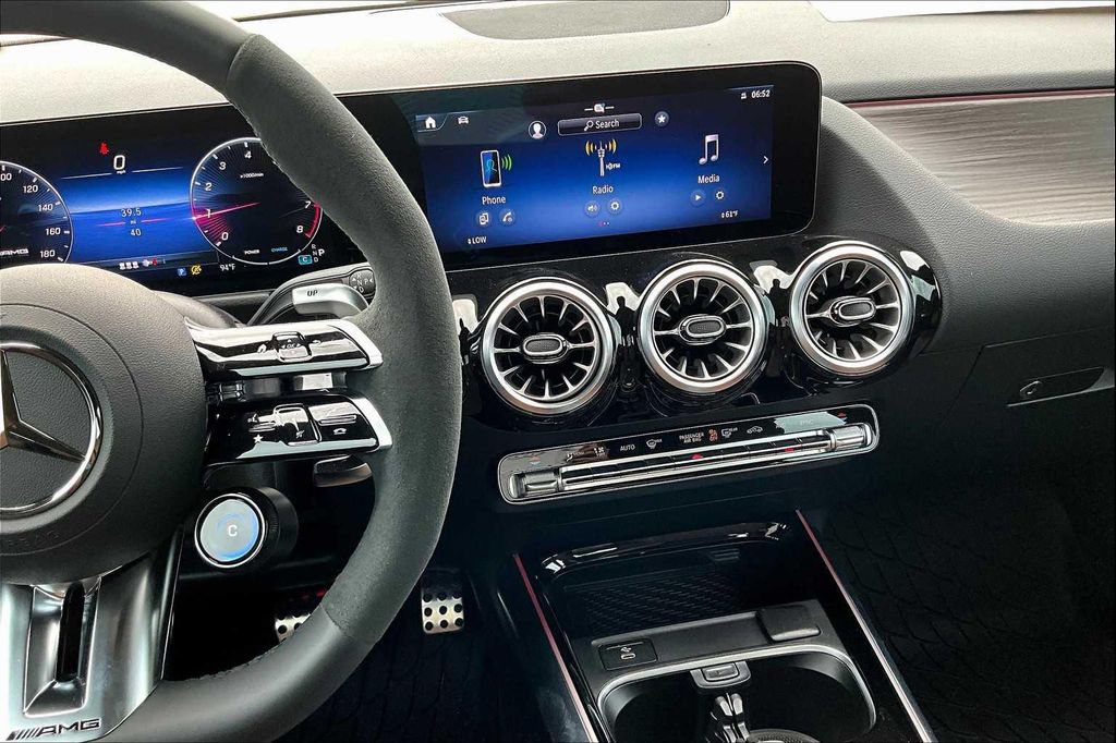 MERCEDES-BENZ GLA-CLASS AMG - 6