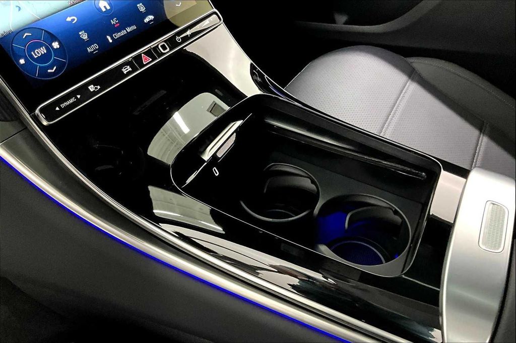 MERCEDES-BENZ GLC - 7