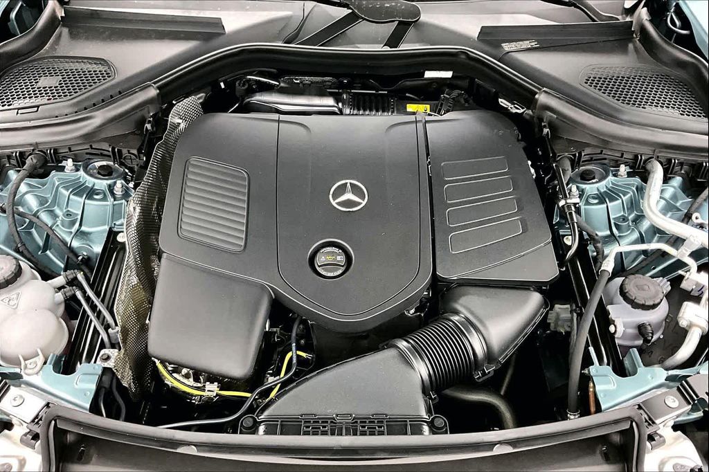 2026 Mercedes-BENZ GLC — миниатюра 16