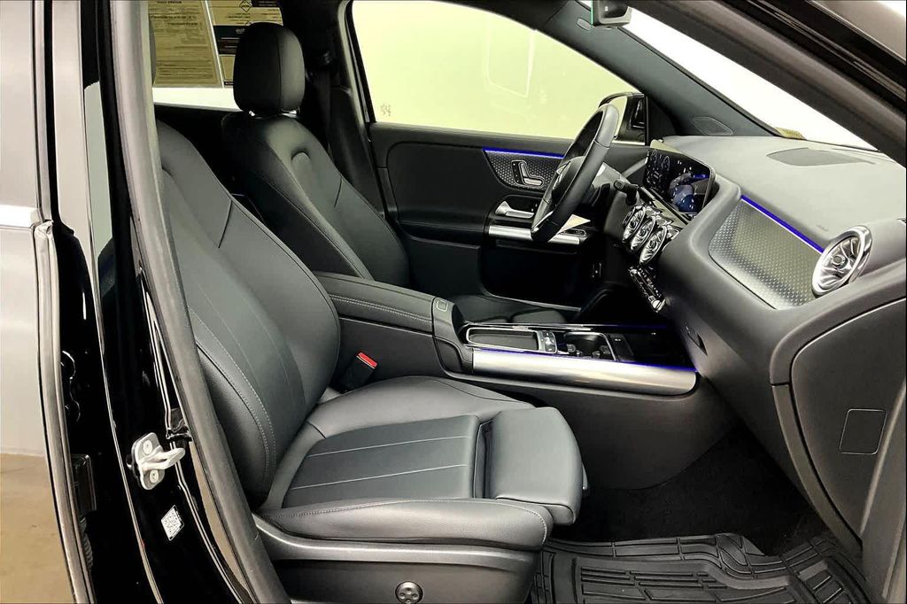 MERCEDES-BENZ GLA-CLASS - 9