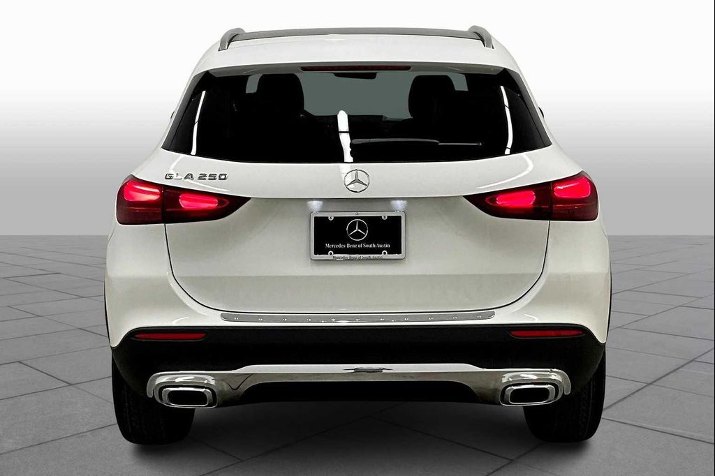 MERCEDES-BENZ GLA-CLASS - 4
