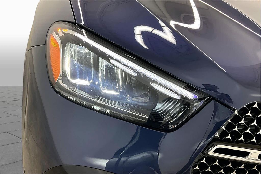 2026 Mercedes-BENZ GLE — миниатюра 13
