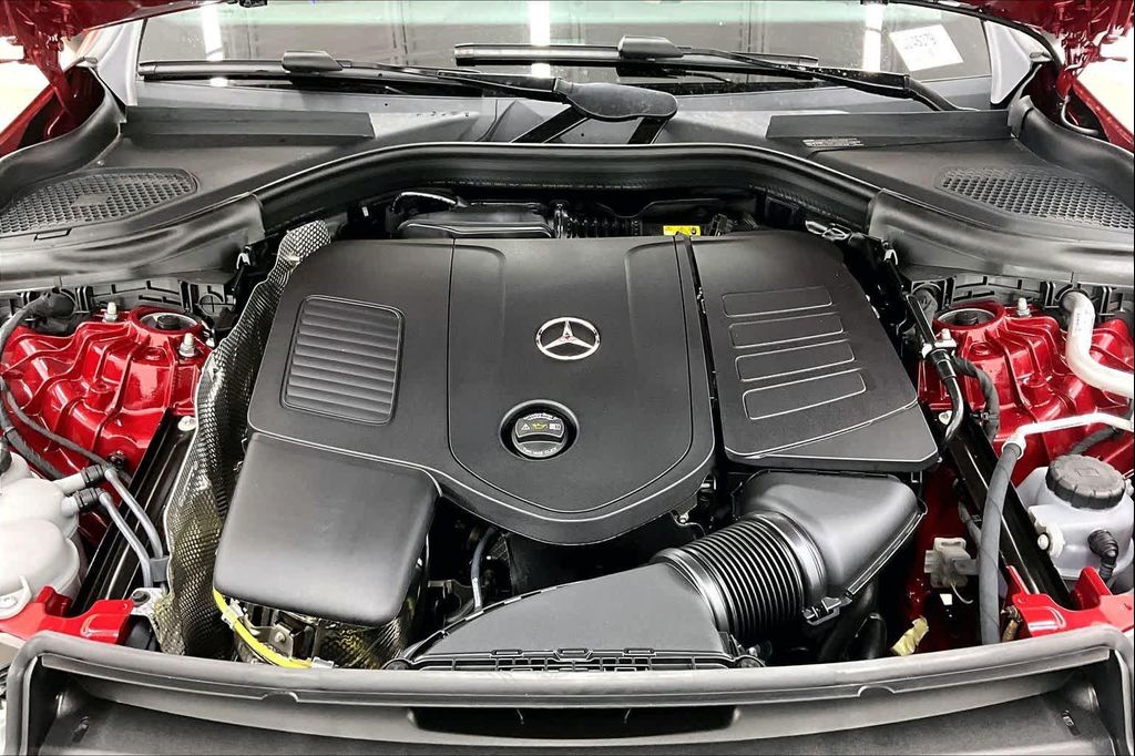 2026 Mercedes-BENZ GLC — миниатюра 16