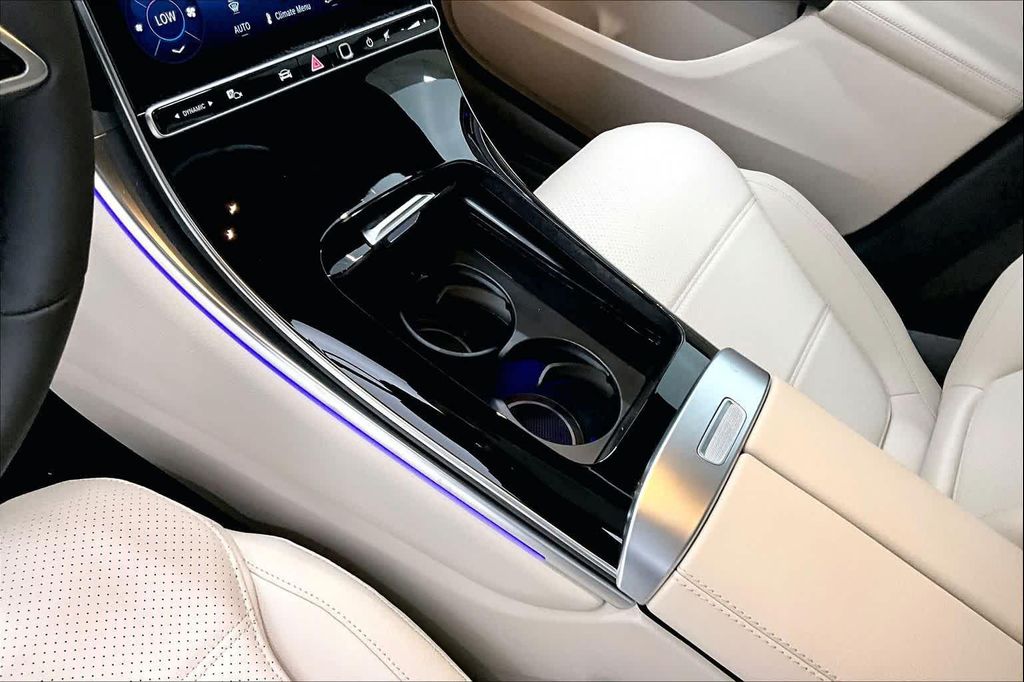 صورة 7 لـ 2026 Mercedes-BENZ GLC