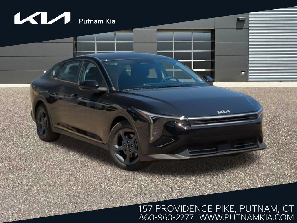 New 2026 Kia K4 LXS