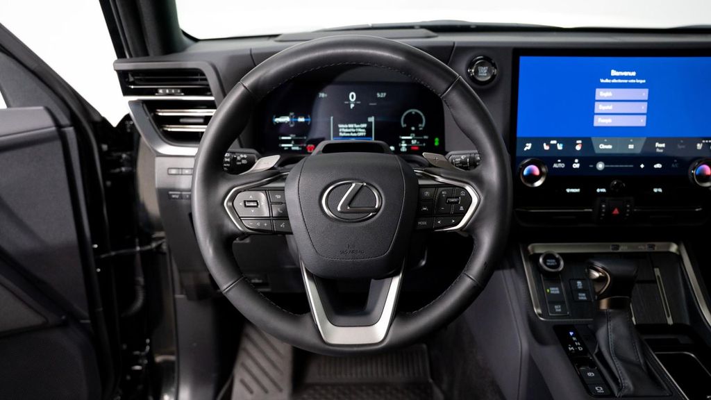 صورة 26 لـ 2024 Lexus GX 550 LUXURY