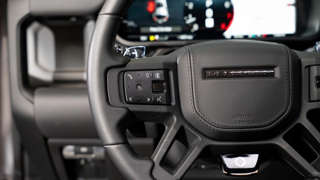 2025 LAND Rover DEFENDER P635 OCTA 缩略图 22