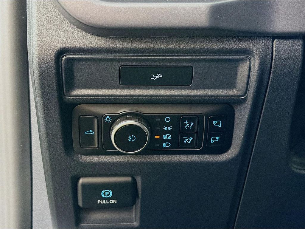 FORD F-150 XLT - 10