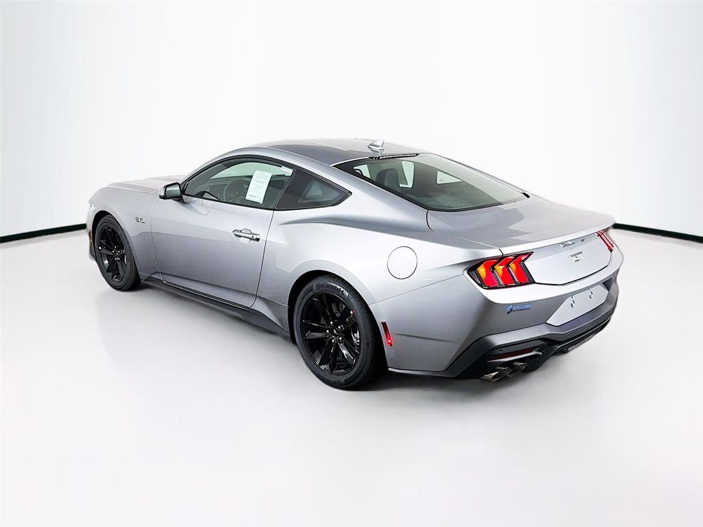 صورة 5 لـ 2026 FORD MUSTANG GT