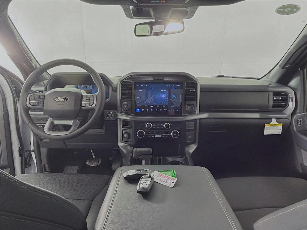 صورة 4 لـ 2026 FORD F-150 XLT