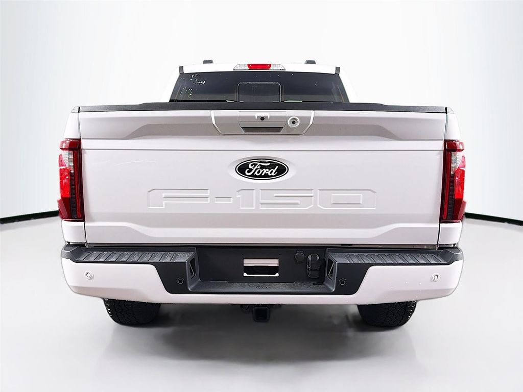 صورة 10 لـ 2026 FORD F-150 XLT