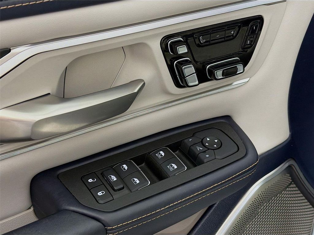 صورة مصغرة 20 لـ 2025 RAM 1500 ST