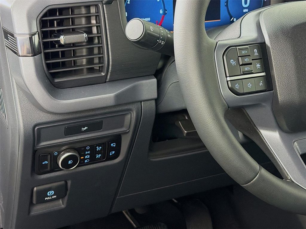 صورة مصغرة 17 لـ 2026 FORD F-150 XLT