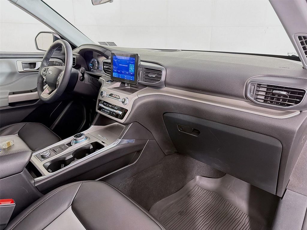 صورة مصغرة 31 لـ 2024 FORD EXPLORER XLT