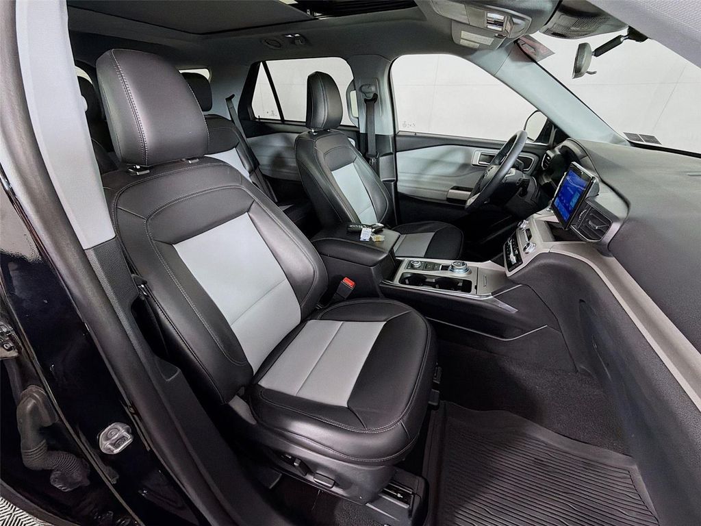 صورة مصغرة 30 لـ 2024 FORD EXPLORER XLT