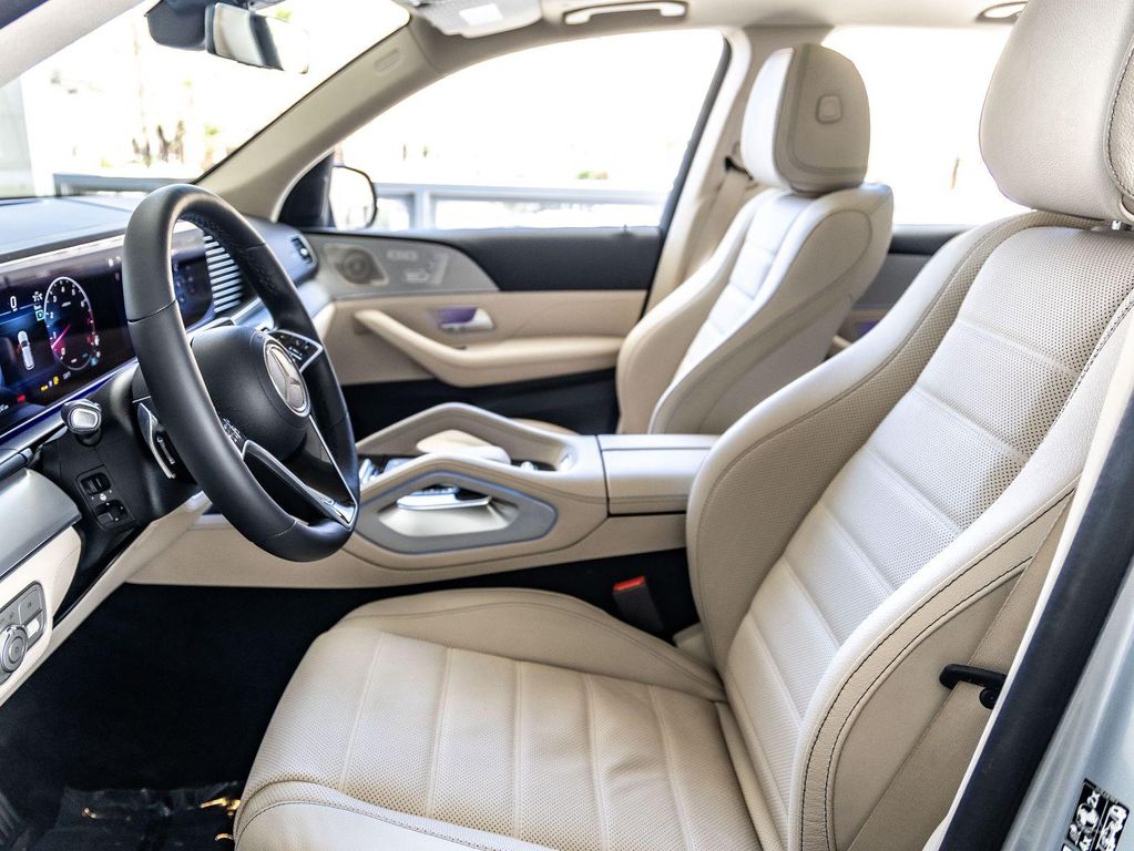 2025 Mercedes-BENZ GLE — миниатюра 20