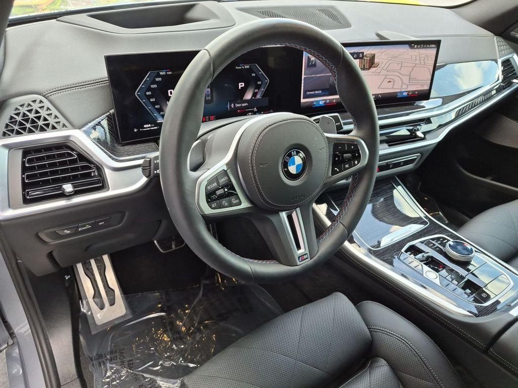 صورة 9 لـ 2026 BMW X5 M60I