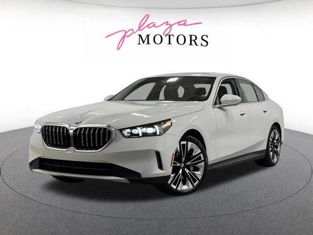 New 2026 BMW 530 i xDrive