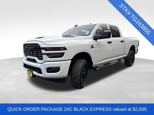 صورة 4 لـ 2026 RAM 2500 BLACK EXPRESS CREW CAB 4X4 6'4' BOX