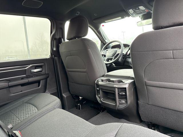 2026 RAM 3500 BIG HORN CREW CAB 4X4 8' BOX — миниатюра 24