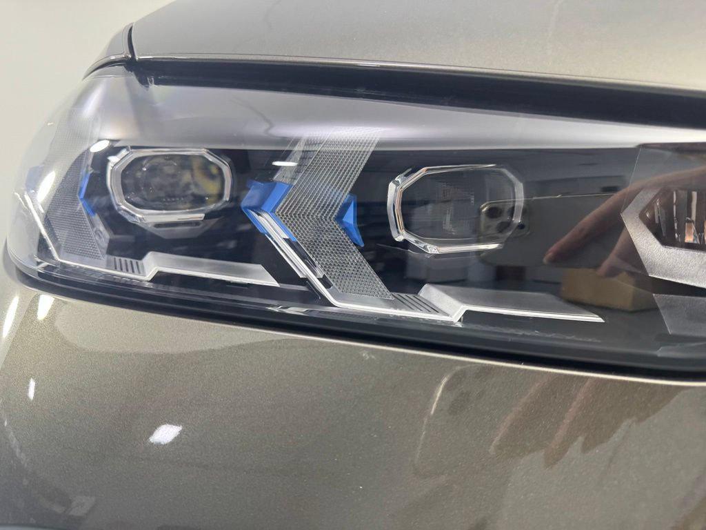 صورة 8 لـ 2026 BMW X5 XDRIVE40I