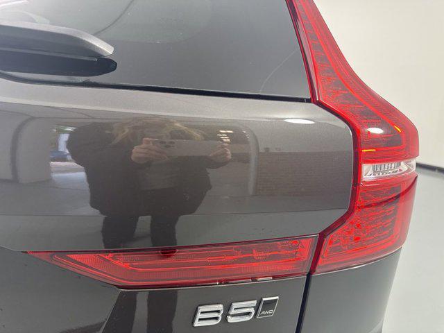 2024 Volvo XC60 B5 PLUS DARK THEME — миниатюра 16