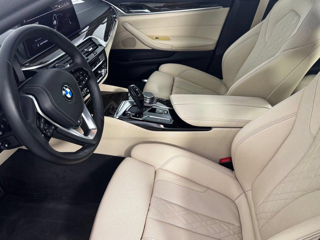 صورة 14 لـ 2022 BMW 540 I XDRIVE