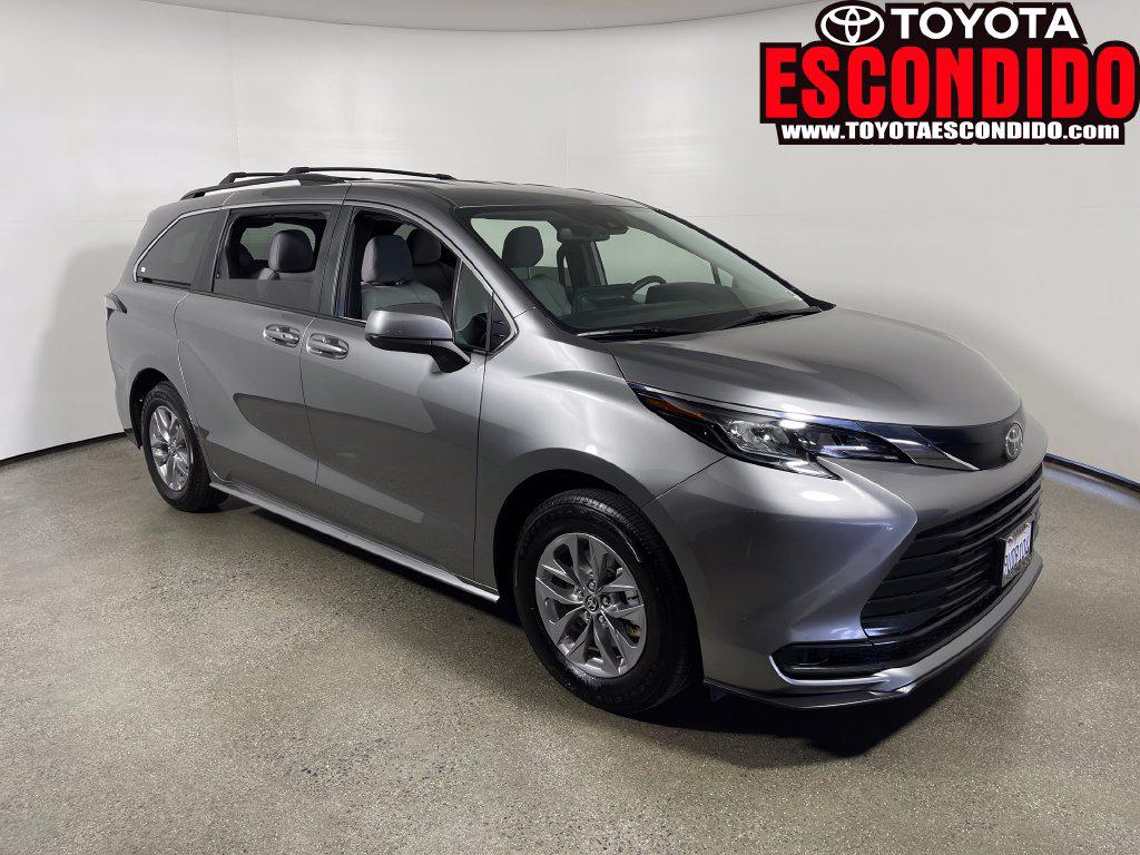 2026 Toyota Sienna LE