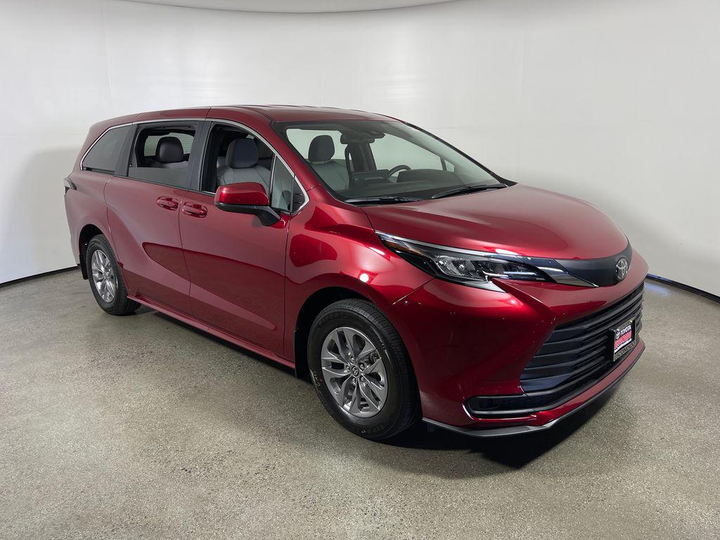 New 2026 Toyota Sienna LE