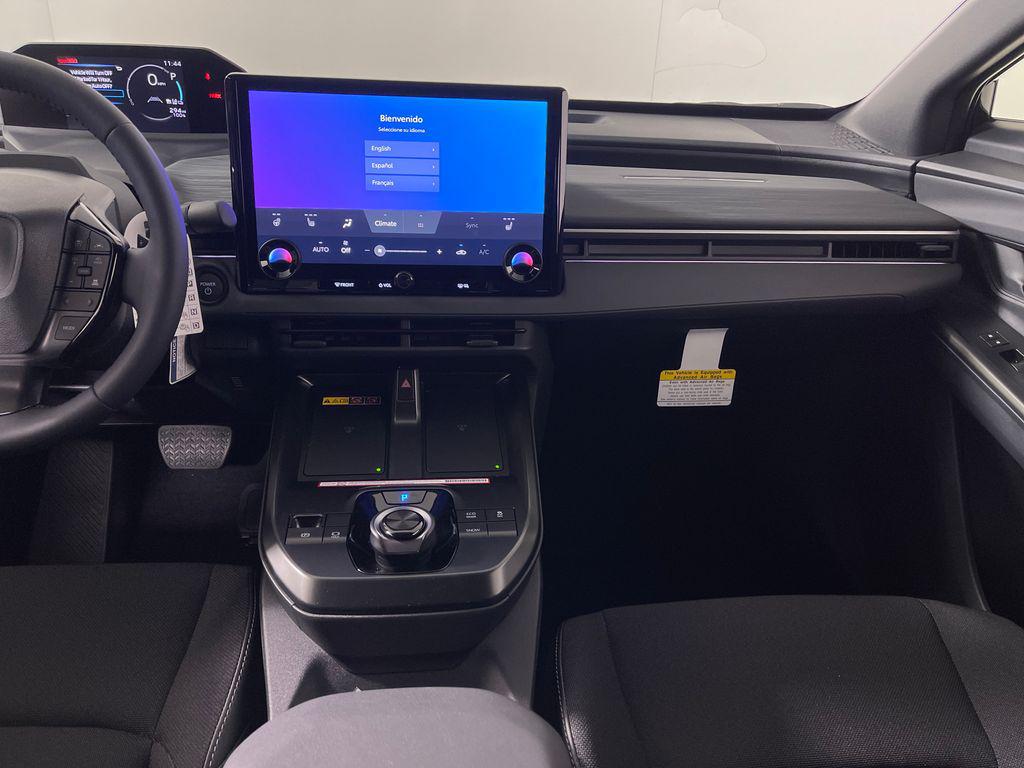 صورة مصغرة 15 لـ 2026 Toyota C-HR SE