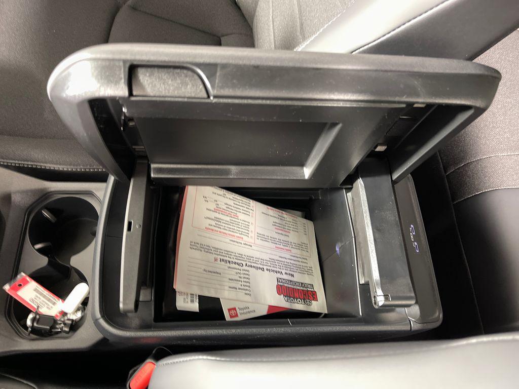 صورة مصغرة 23 لـ 2026 Toyota C-HR SE