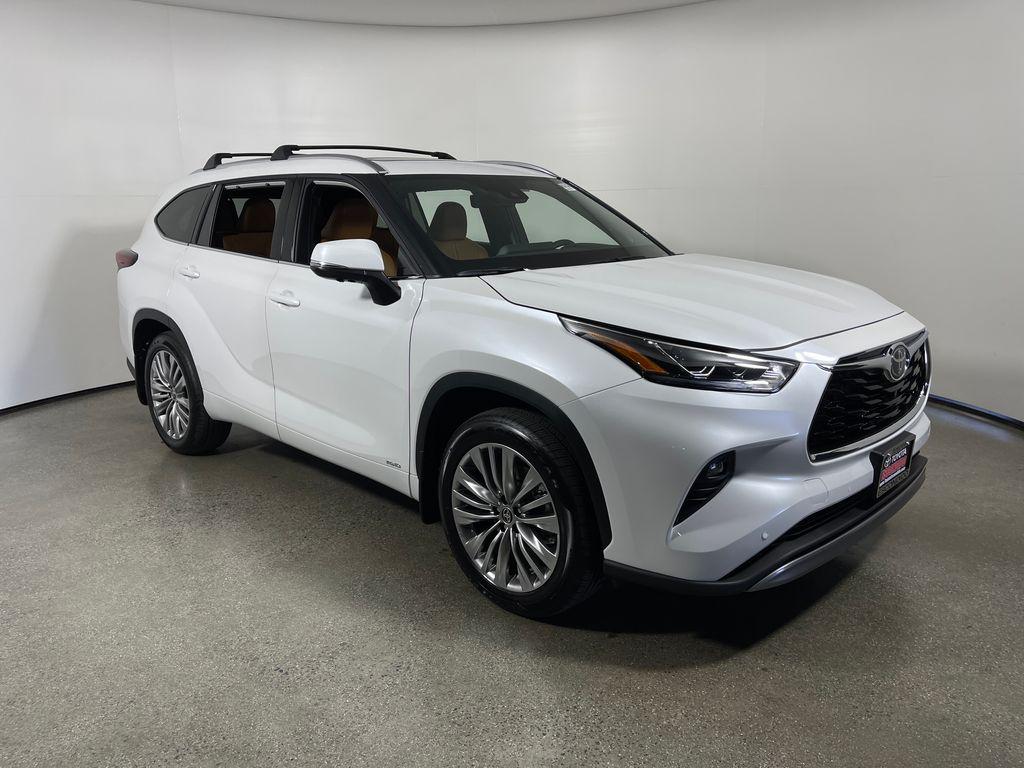New 2026 Toyota Highlander Hybrid Platinum