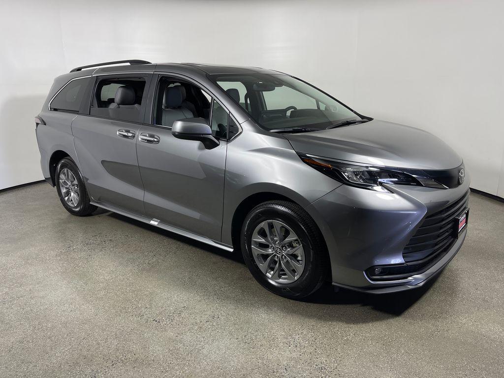 New 2026 Toyota Sienna XLE