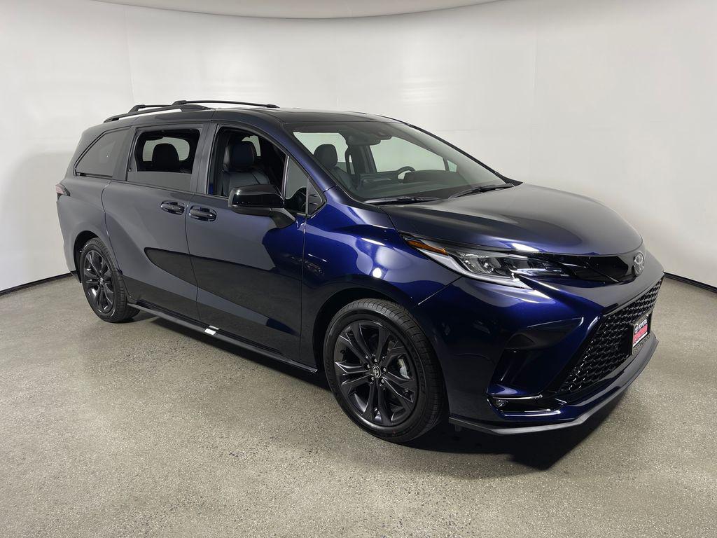 New 2026 Toyota Sienna XSE 7 Passenger