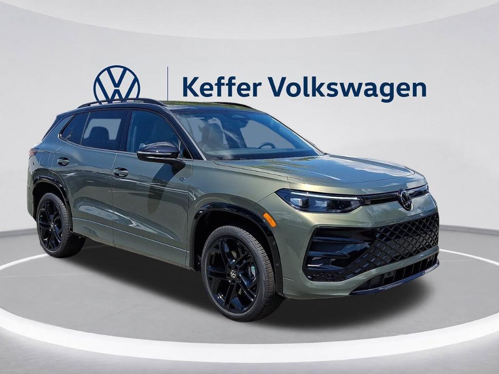 New 2026 Volkswagen Tiguan 2.0T SE R-Line Black