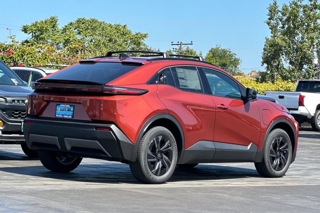 2026 Toyota C-HR SE — фото 4