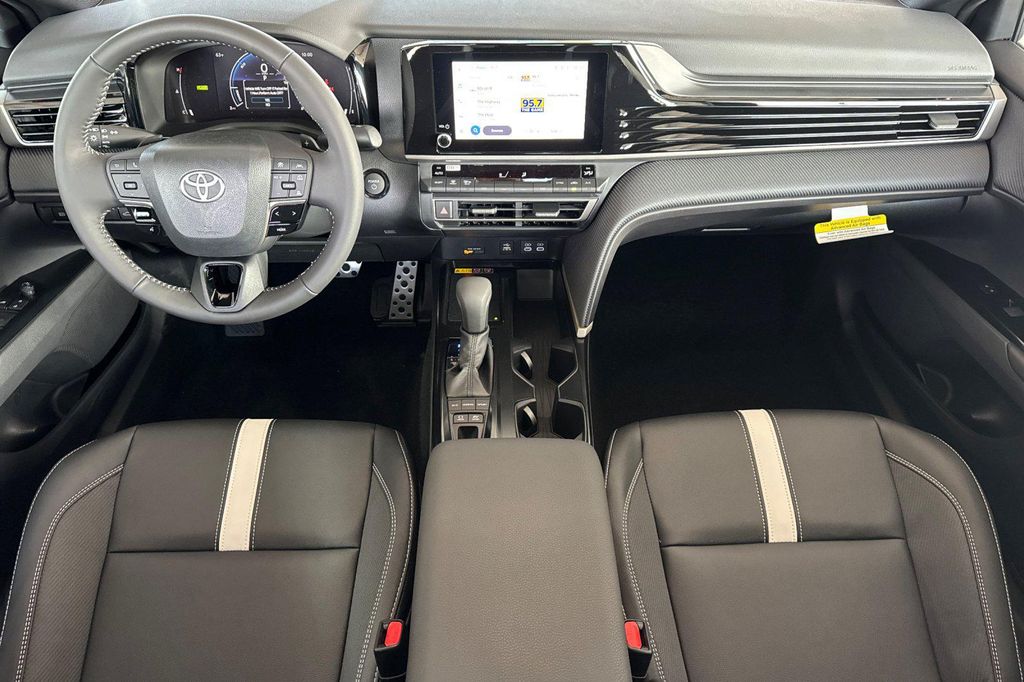2026 Toyota CAMRY NIGHTSHADE — фото 10