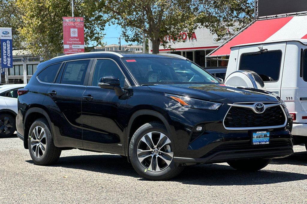 2026 Toyota HIGHLANDER HYBRID XLE — фото 2