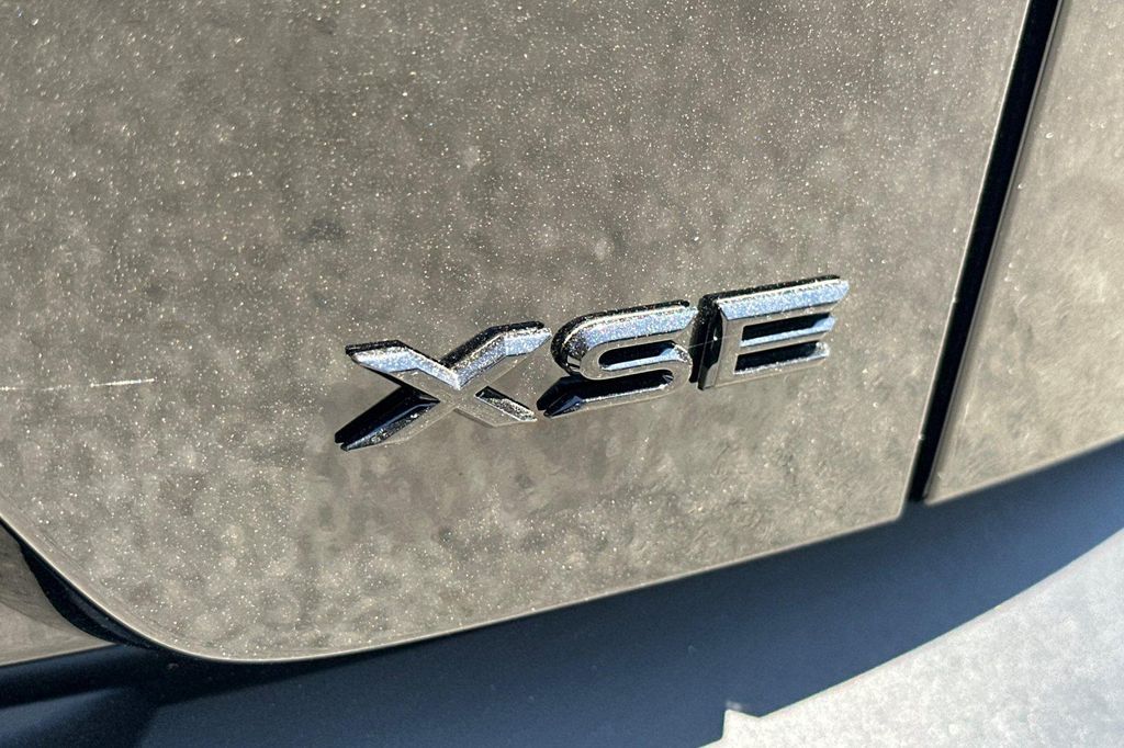 2026 Toyota C-HR XSE 照片 23