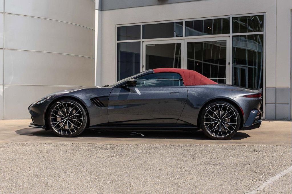 2023 Aston Martin VANTAGE ROADSTER — миниатюра 21