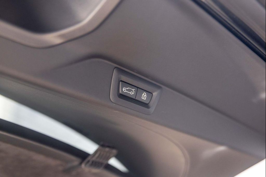 صورة مصغرة 46 لـ 2025 ROLLS-ROYCE CULLINAN BLACK BADGE
