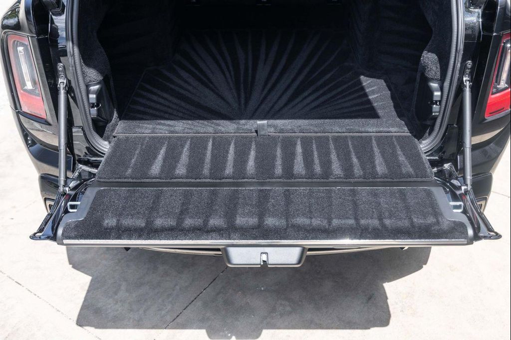 صورة مصغرة 44 لـ 2025 ROLLS-ROYCE CULLINAN BLACK BADGE